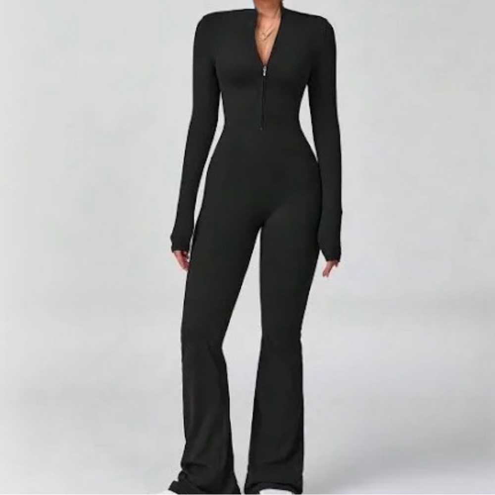 Elegant Black Long Sleeve Zip-Up Jumpsuit
